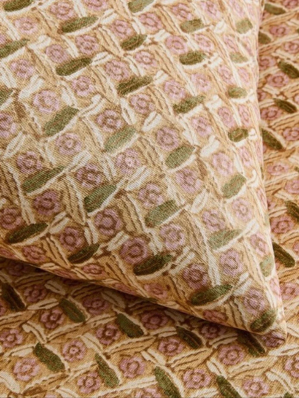 NWOT West Elm x Pierce & Ward Floral Lattice Mahogany Rose 26